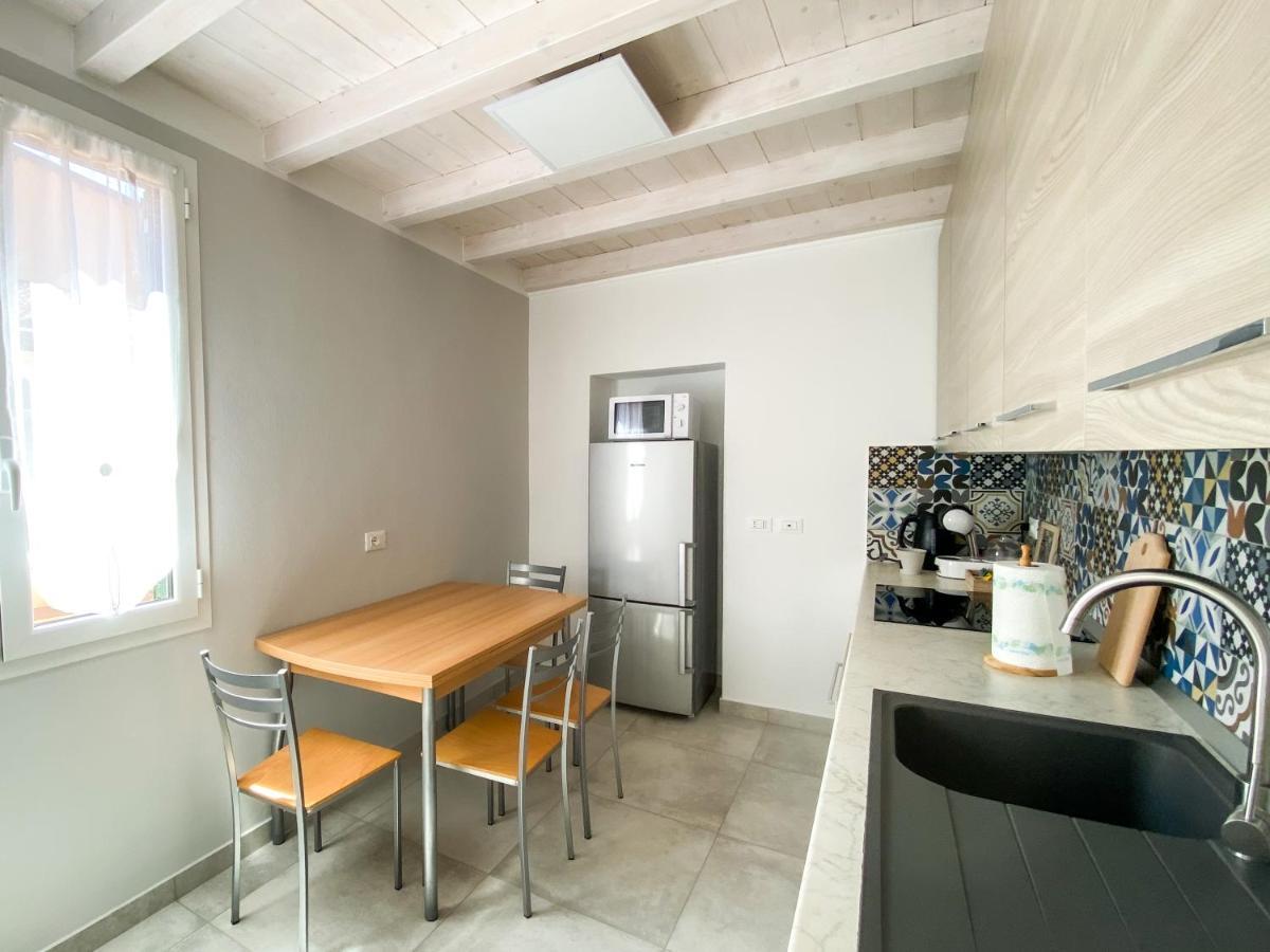 La Casetta - Appartamento Centro Storico Albenga Exteriör bild